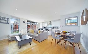 2 Bed Executive Penthouse Near Liverpool Street Free Wifi By City Stay Aparts London